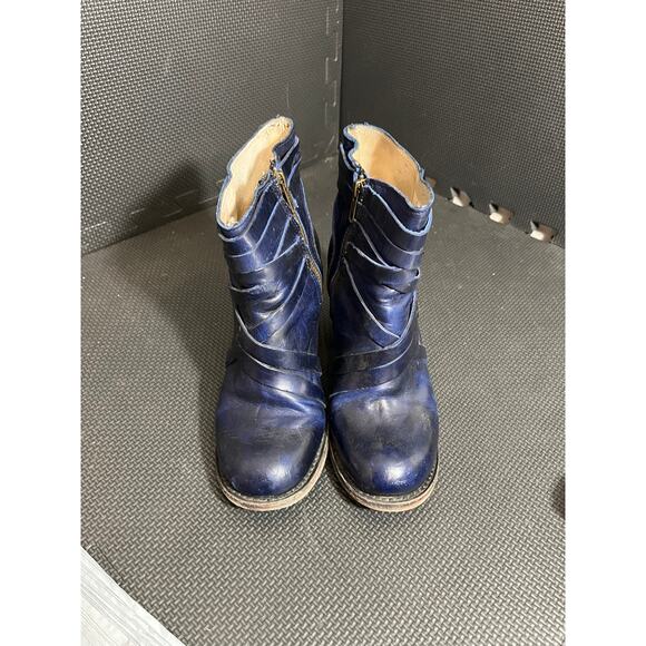 Rare Freebird By Steven Blue Gem Booties Leather Distressed Moto Grunge Size 7 - Picture 2 of 8